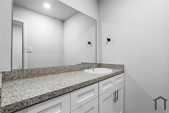 424 Amory St — Photo 20