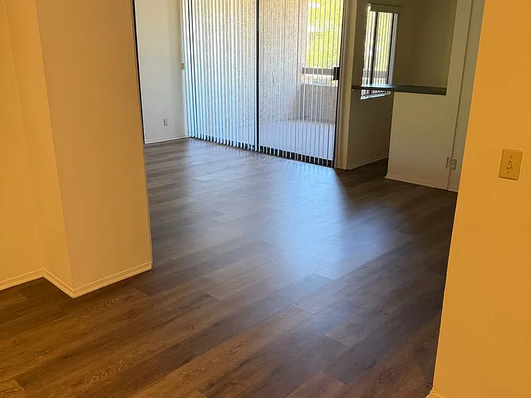 054 - Madre Del Mar Apartments — Photo 1