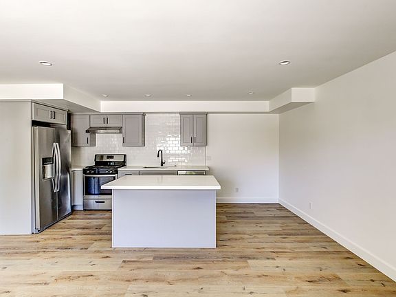 4th image of 455 N Olive St