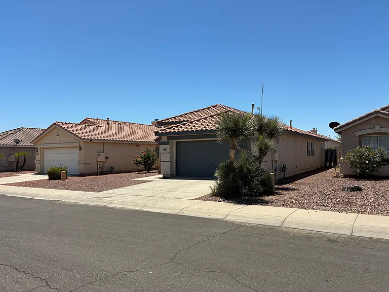 10523 W Windsor Blvd — Photo 3