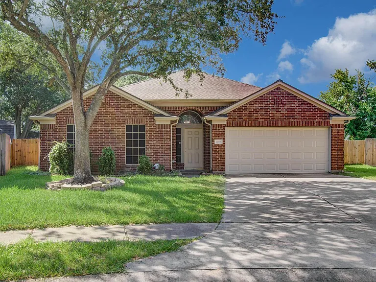 24203 Emory Green St — Photo 1