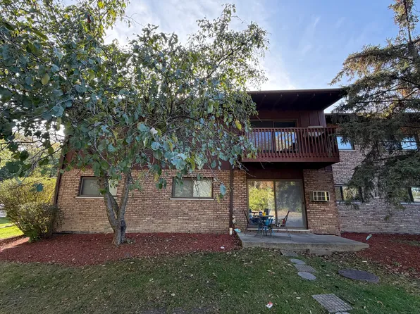 100 Willow Ln #201B, Willow Springs, IL 60480