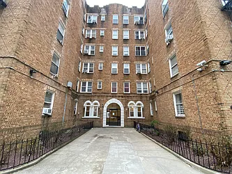 120 East 19th Street in Prospect Park South