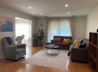 8 Claire Ct #3008, East Hanover, NJ 07936