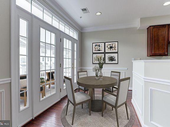 4th image of 3430 Carriage Walk Ct #15-B