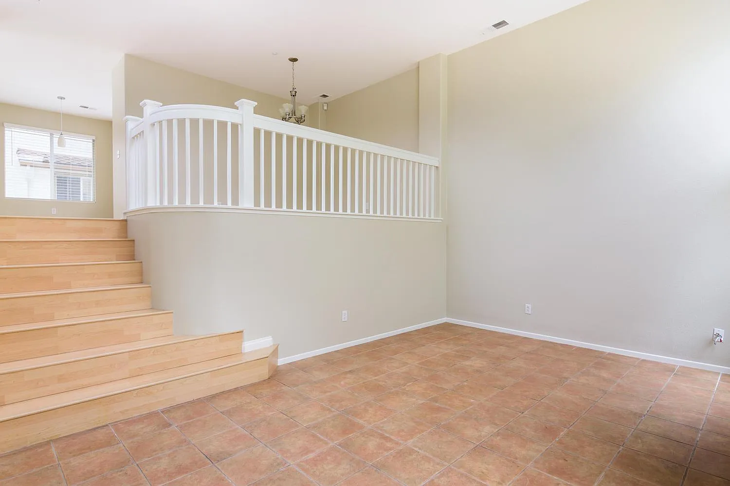 3 bed, 2.5 bath, 1553 sqft, $4,250 — Photo 3