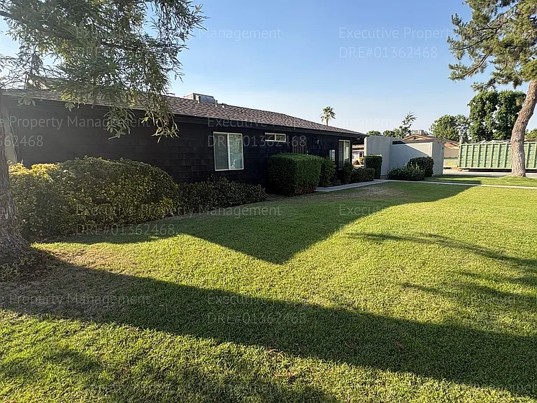 709 Deseret Way — Photo 3