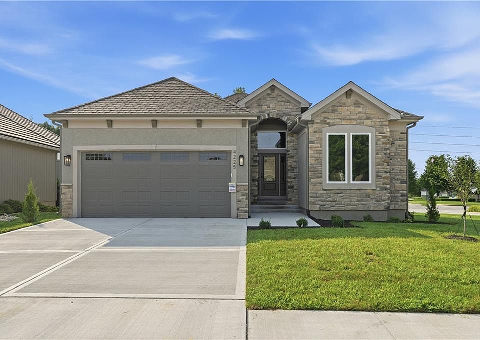 1st image of 4225 NE Park Springs Dr