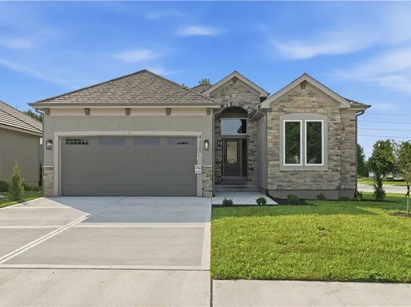 4225 NE Park Springs Dr, Lees Summit, MO 64064