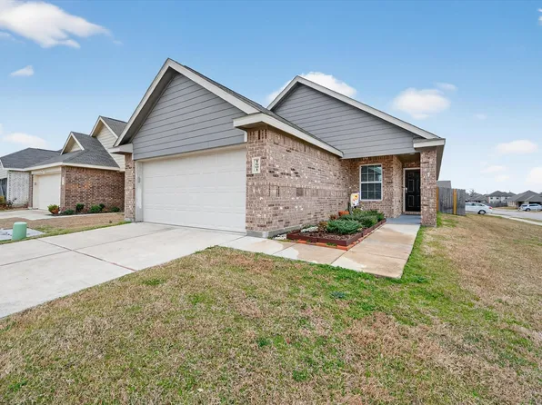 1601 Luke St, Ennis, TX 75119