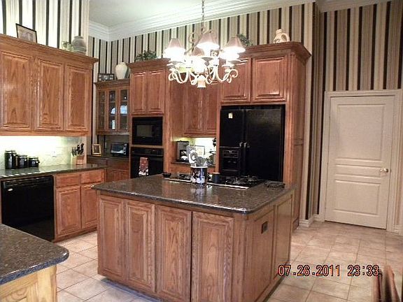 4th image of 3704 Cliffwood Dr