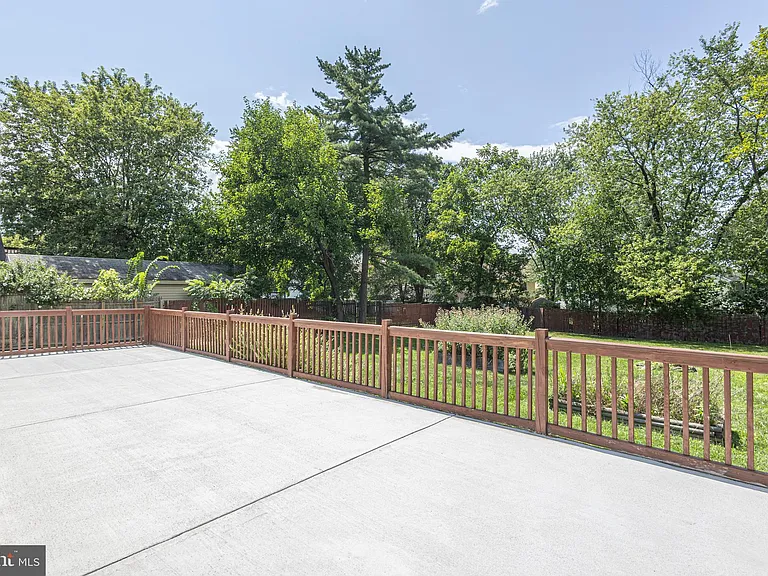125 Richardson Rd — Photo 32