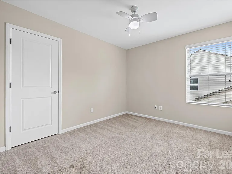 6056 Shamrock Green Dr — Photo 19
