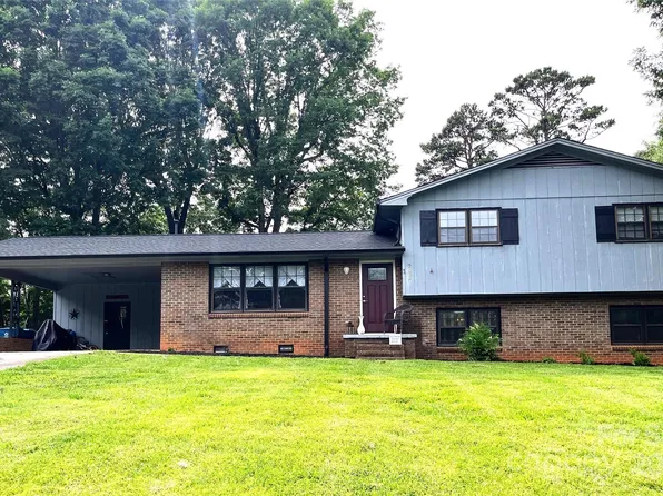 2531 30th Street Dr NE, Hickory, NC 28601