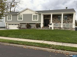 277 Columbia Ter, Paramus, NJ 07652