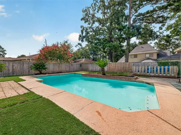 5727 Green Springs Dr, Houston, TX 77066
