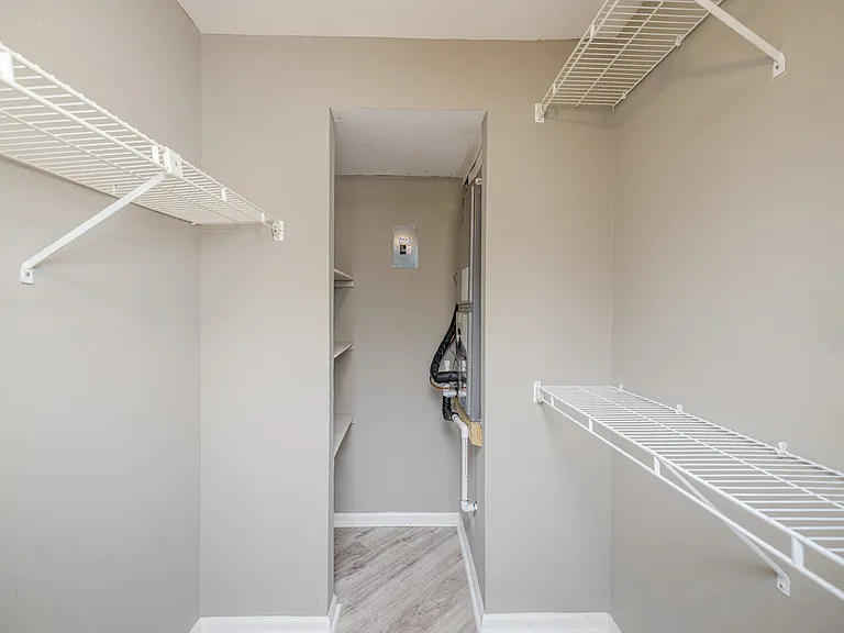 1208 Windsong Cir — Photo 16