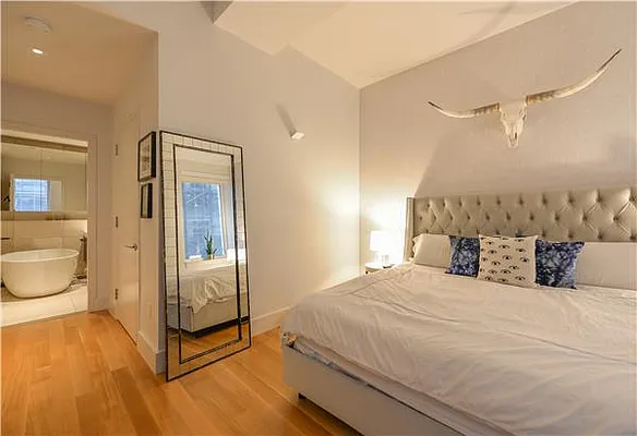 Sold by 212 Consulting Corp | media 33