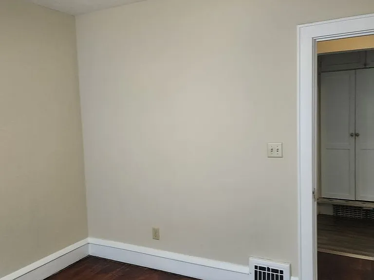 1306 N Main St — Photo 7