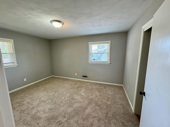2nd image of 1414 Willow Way