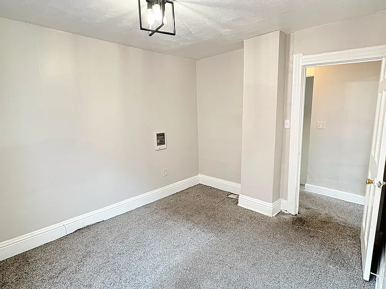 716 Clark St — Photo 10