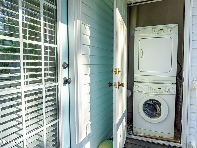 1102 Stanfield Point Rd #B — Photo 13