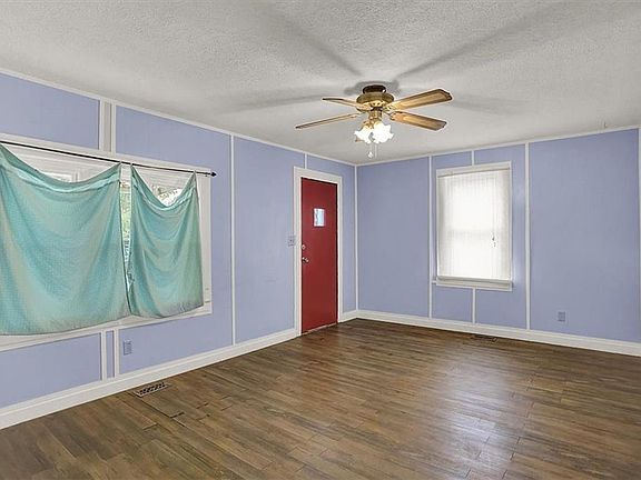 4th image of 1244 Knox St