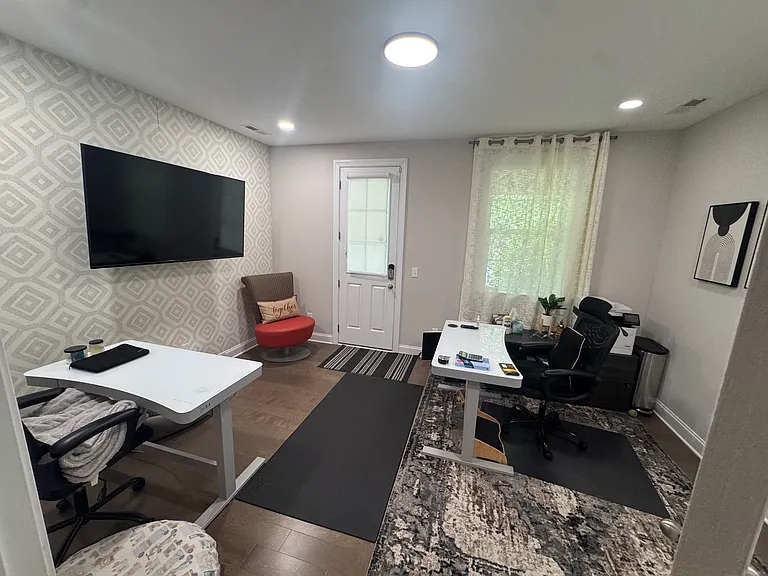855 Wake Towne Dr — Photo 8