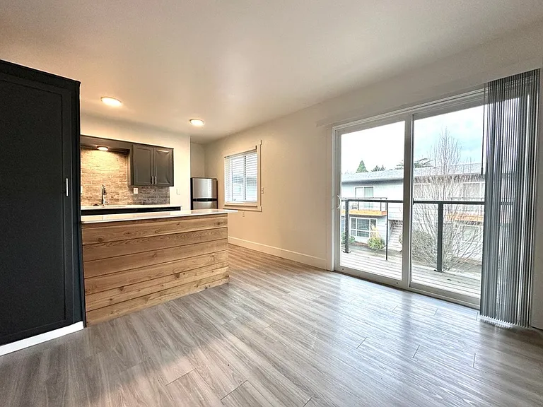 J3 Apartments — Photo 24