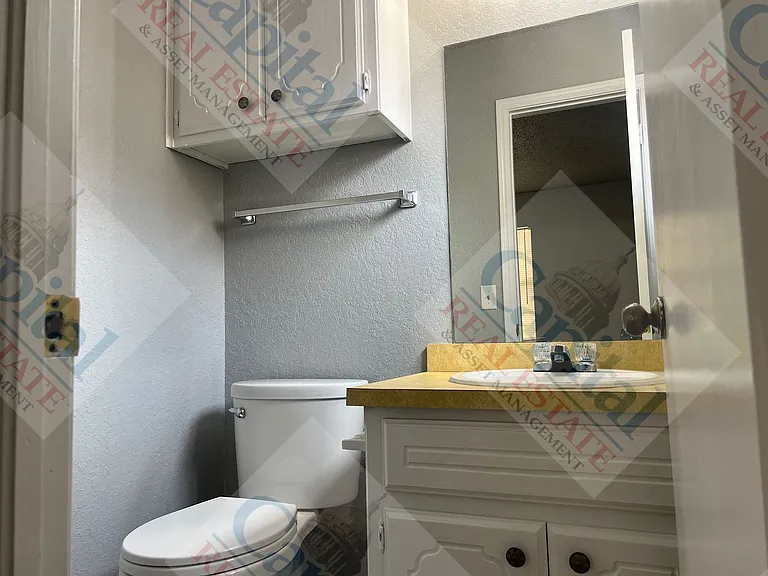 733 W Perry Dr — Photo 16