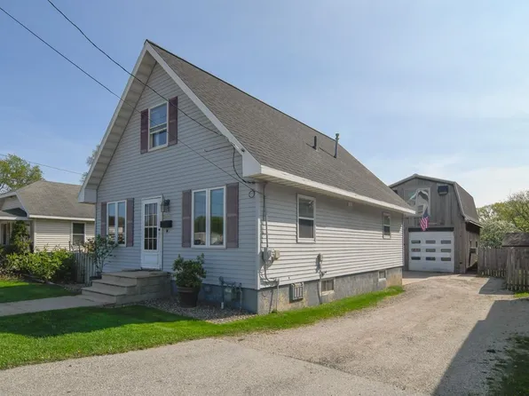 1007 Velp Ave, Green Bay, WI 54303