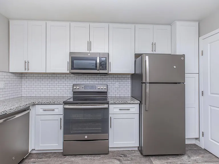 54 Quay Ct — Photo 106