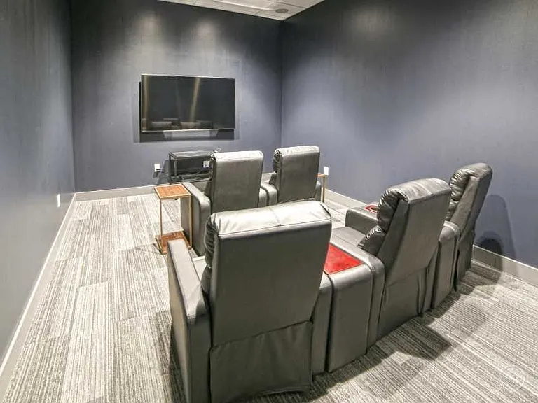 24/7 Media Room