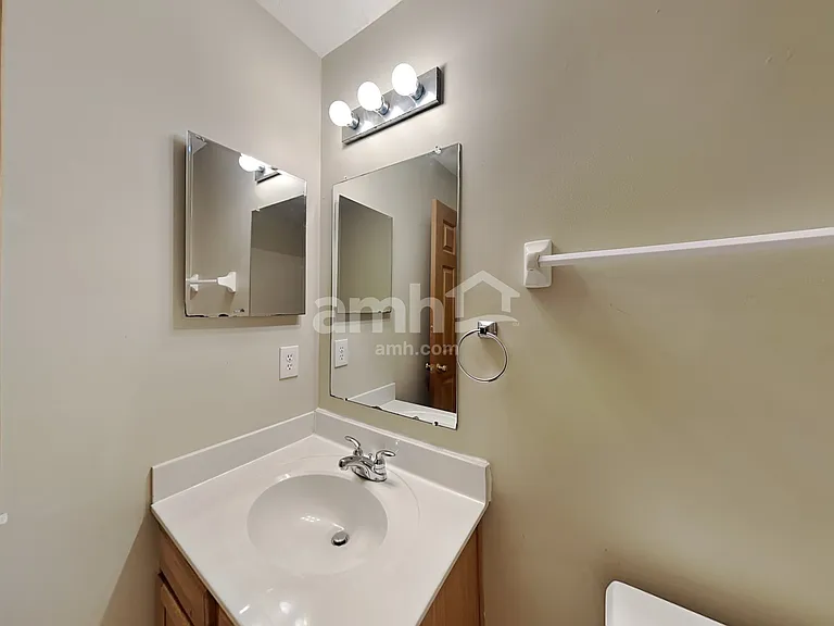460 Lilyfield Ln — Photo 17