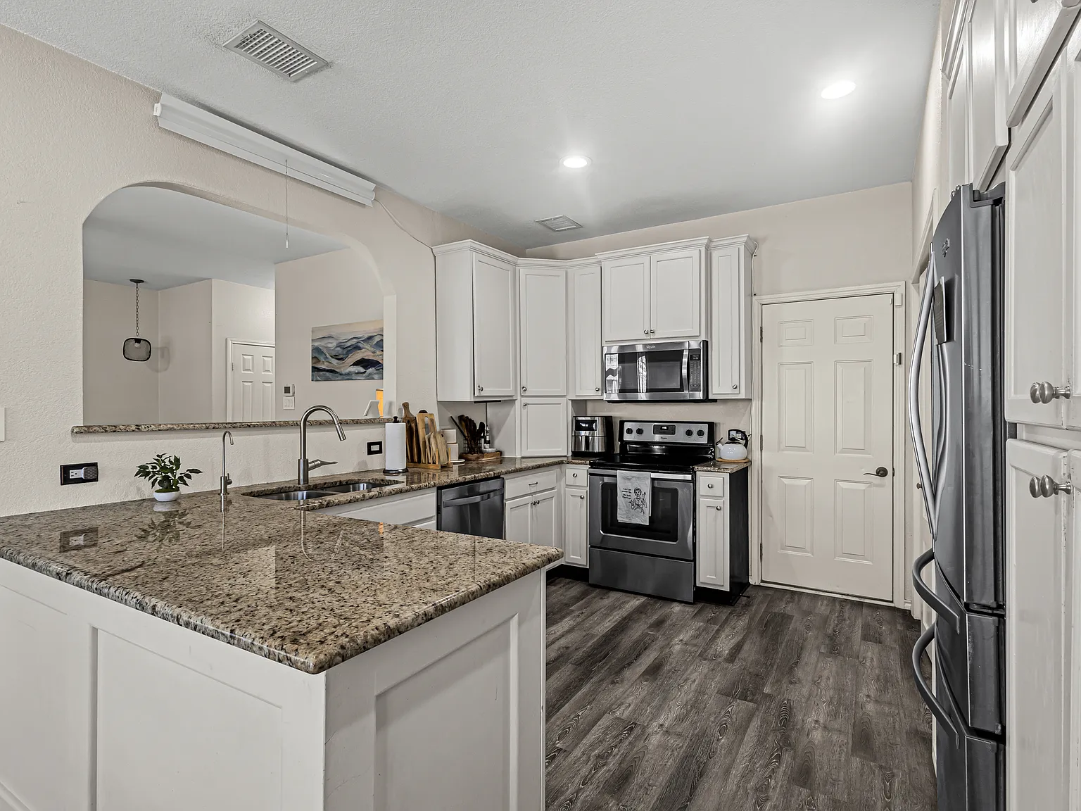 3 bed, 1852 sqft, $2,600 — Photo 4