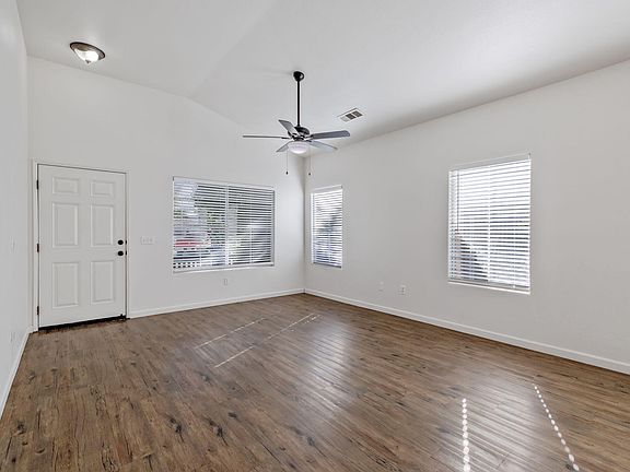 5th image of 1404 Bradley Court