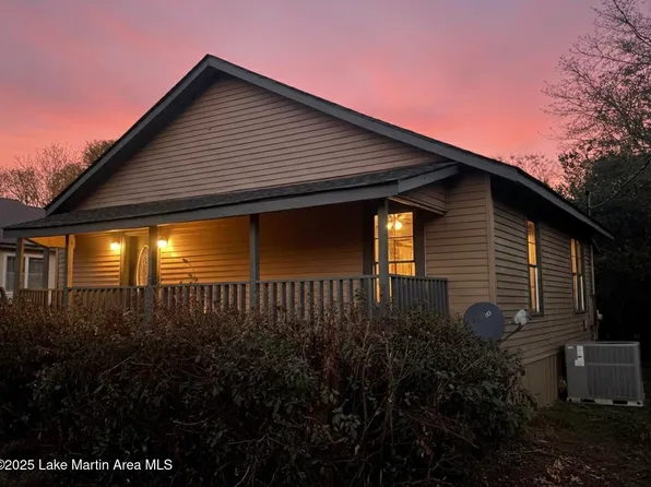 244 N Oak St, Dadeville, AL 36853