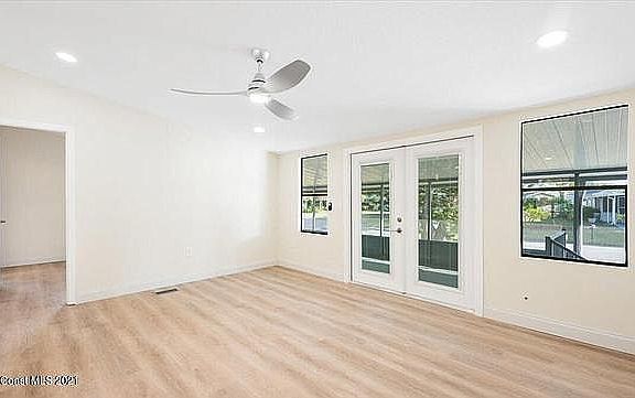 3rd image of 1321 Barefoot Cir