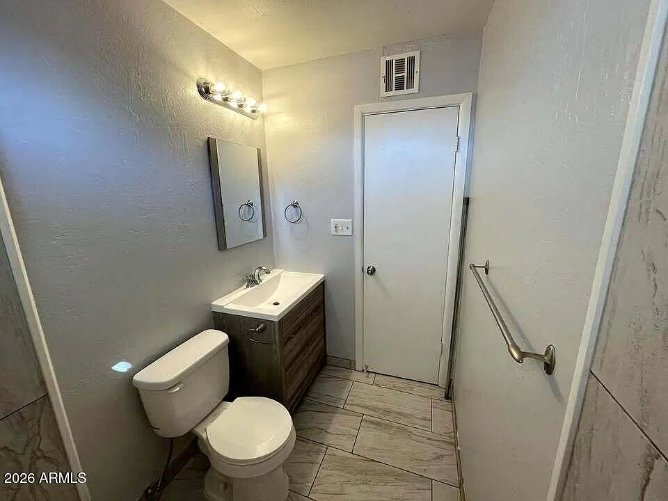 2 bed, 1.0 bath, 726 sqft, $1,575 — Photo 4