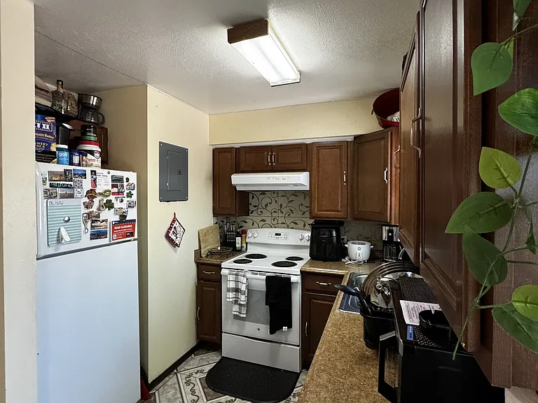 1387 Vance St — Photo 8