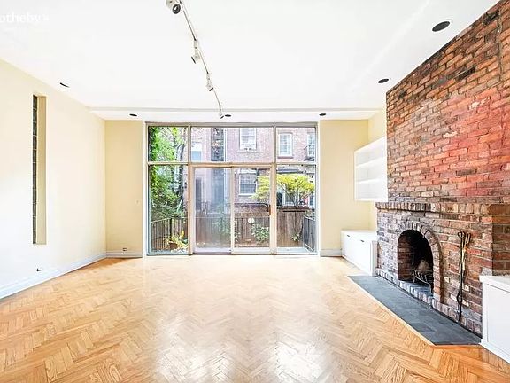 3rd image of 4 Jane St