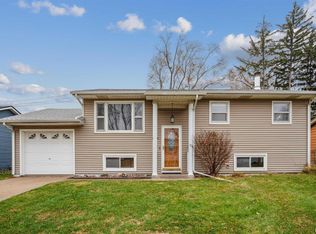 6504 Cedar St, Davenport, IA 52806