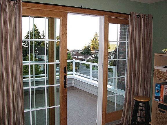 deck access from bonus room