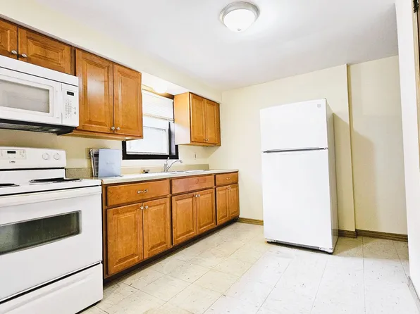 173 Julie Drive, 173 Julie Dr #3, Colchester, VT 05446