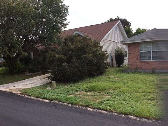 3rd image of 304 Rue Dianne