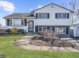 51 Pleasant Valley Dr, West Deptford, NJ 08096