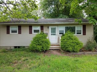 384 Applegate Ave, South Toms River, NJ