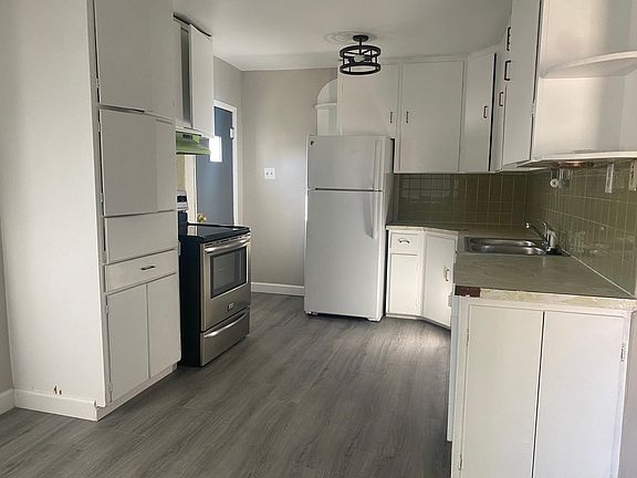 5th image of 1109 E 14th St