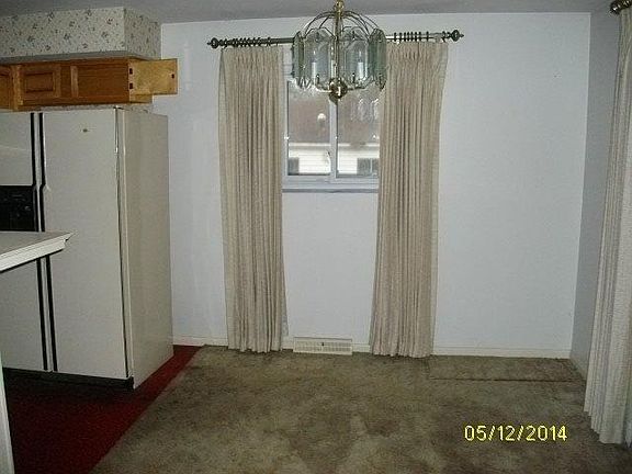 4th image of 38 N Meadow Dr