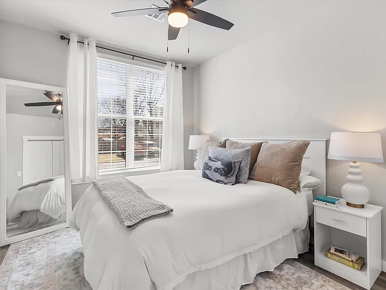 209 W Apache St #301 — Photo 10